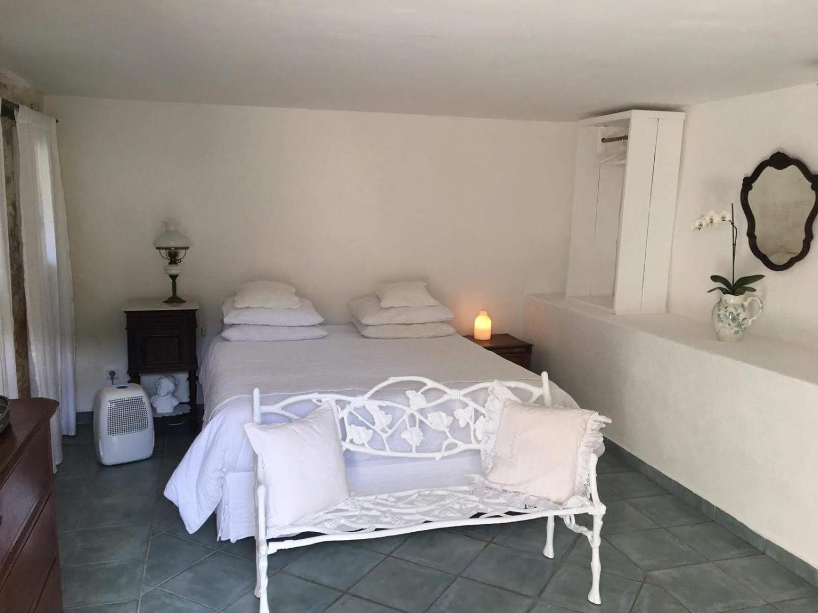 La Bergerie Pradel Bed & Breakfast Le Beaucet ภายนอก รูปภาพ