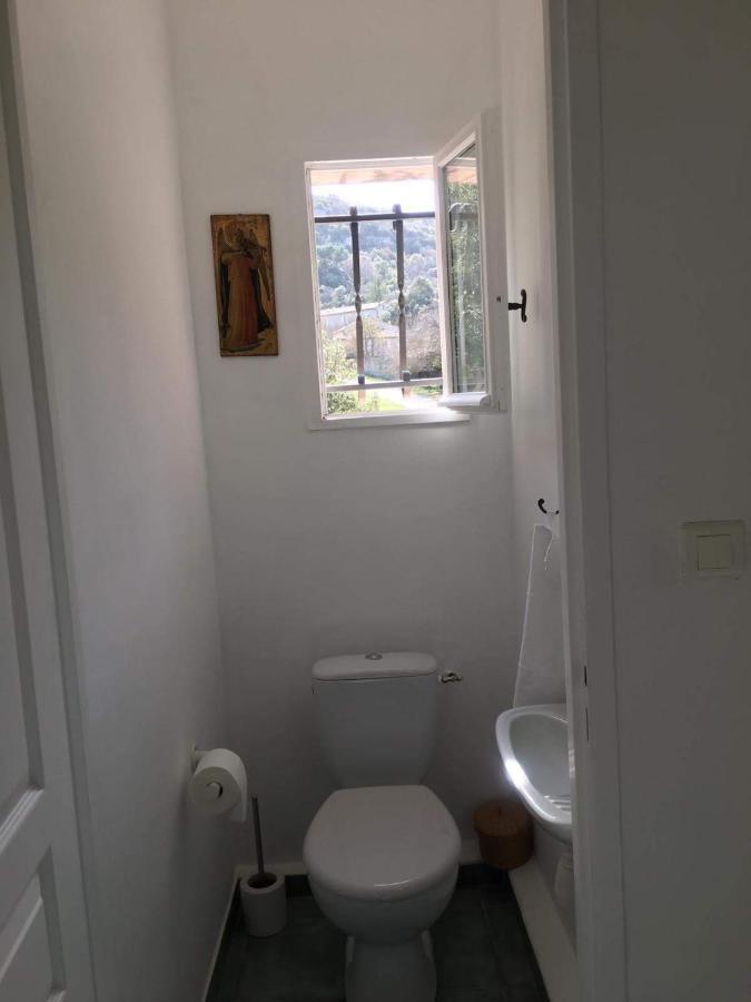 La Bergerie Pradel Bed & Breakfast Le Beaucet ภายนอก รูปภาพ